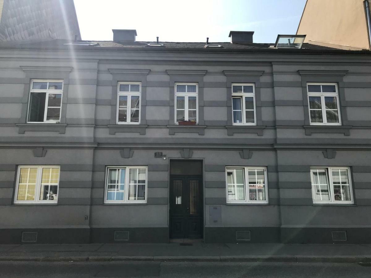 Skyview Studio Stp Apartment Sankt Poelten Luaran gambar