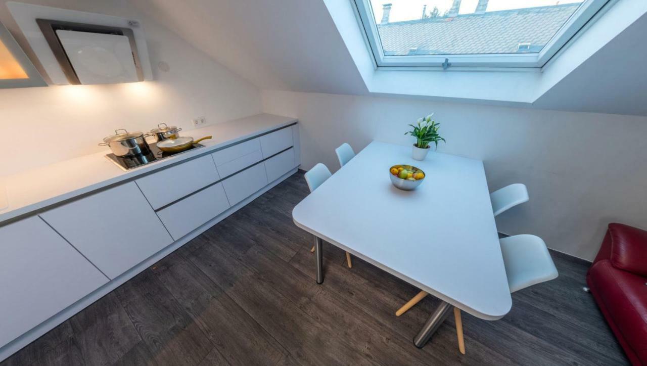 Skyview Studio Stp Apartment Sankt Poelten Luaran gambar